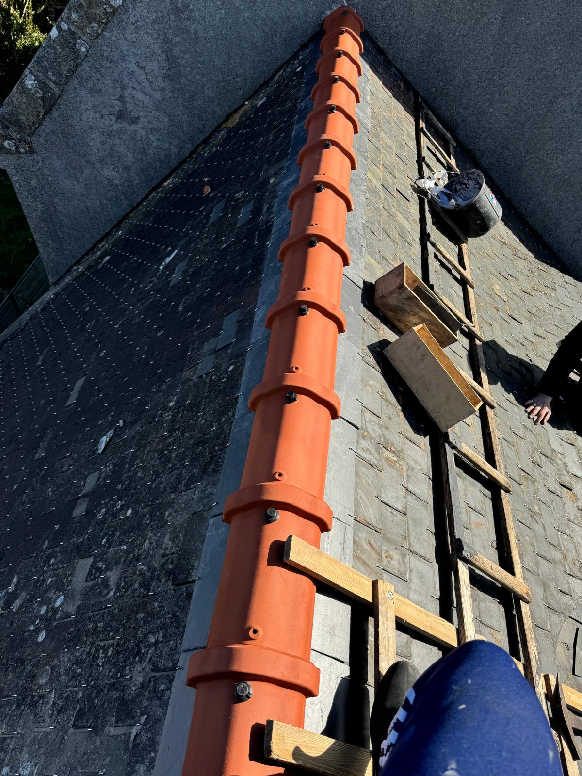 Rénovation de faîtage pour une toiture étanche et durable